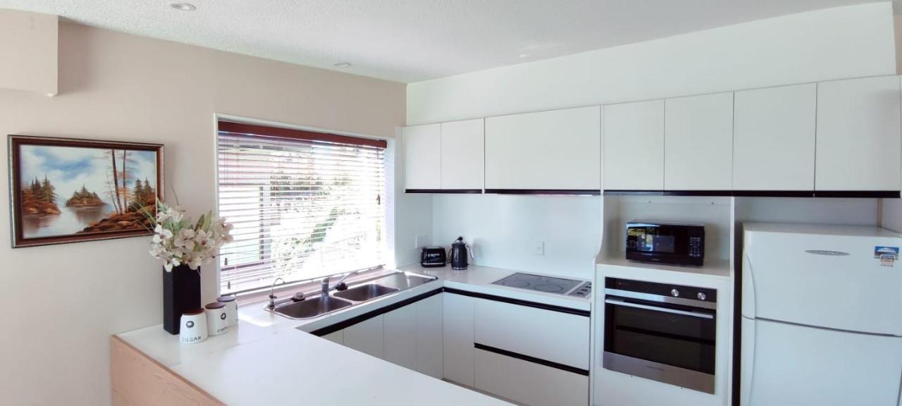 Spacious Home With Awesome Lake Views Queenstown Ngoại thất bức ảnh