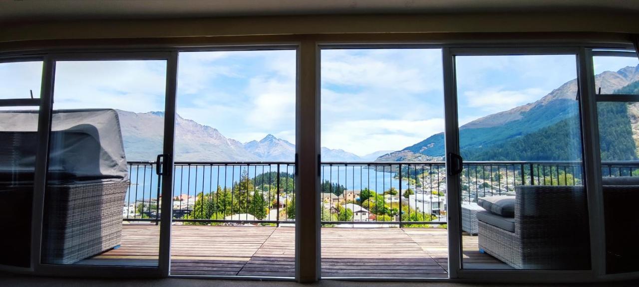 Spacious Home With Awesome Lake Views Queenstown Ngoại thất bức ảnh